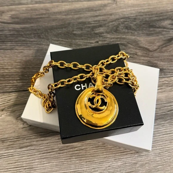 CHANEL Vintage Gold CC Crescent Pendant Chain Necklace